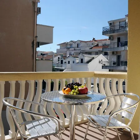 Gostinjska kuća Budva Inn Guest House 4*