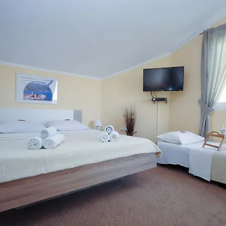 Budva Inn Guest House ゲストハウス ブドヴァ